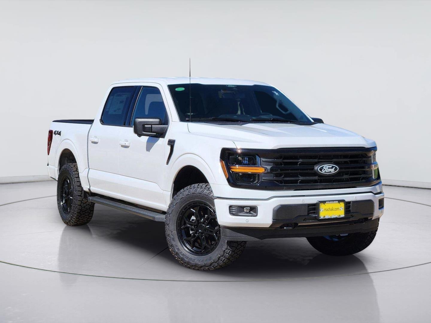 New 2026 Oxford White Ford XLT image 1