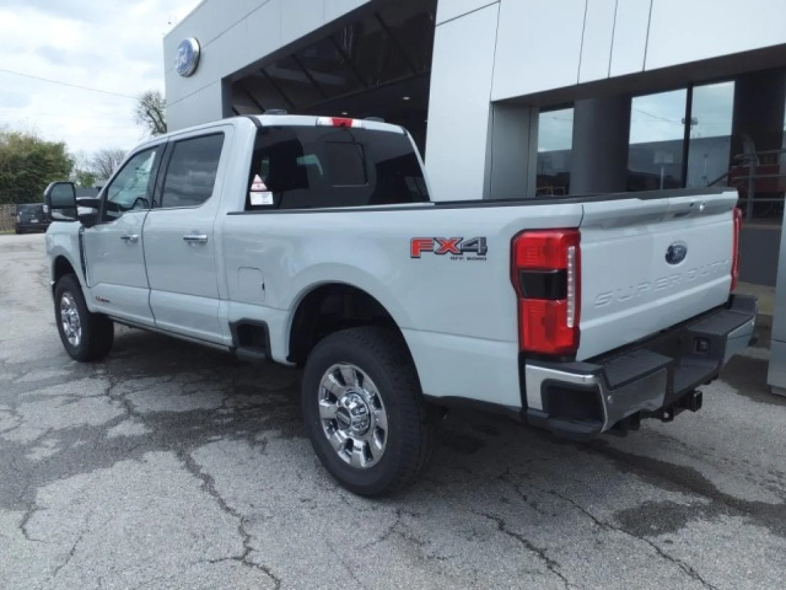 New 2025 Avalanche Ford LARIAT image 3