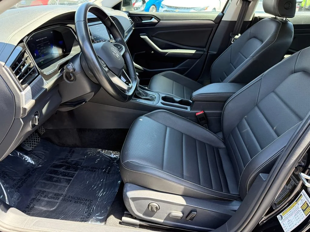 Used 2024 Black Volkswagen SE image 23