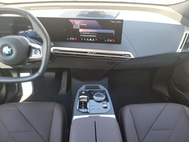 2026 BMW iX 45 - Photo 13