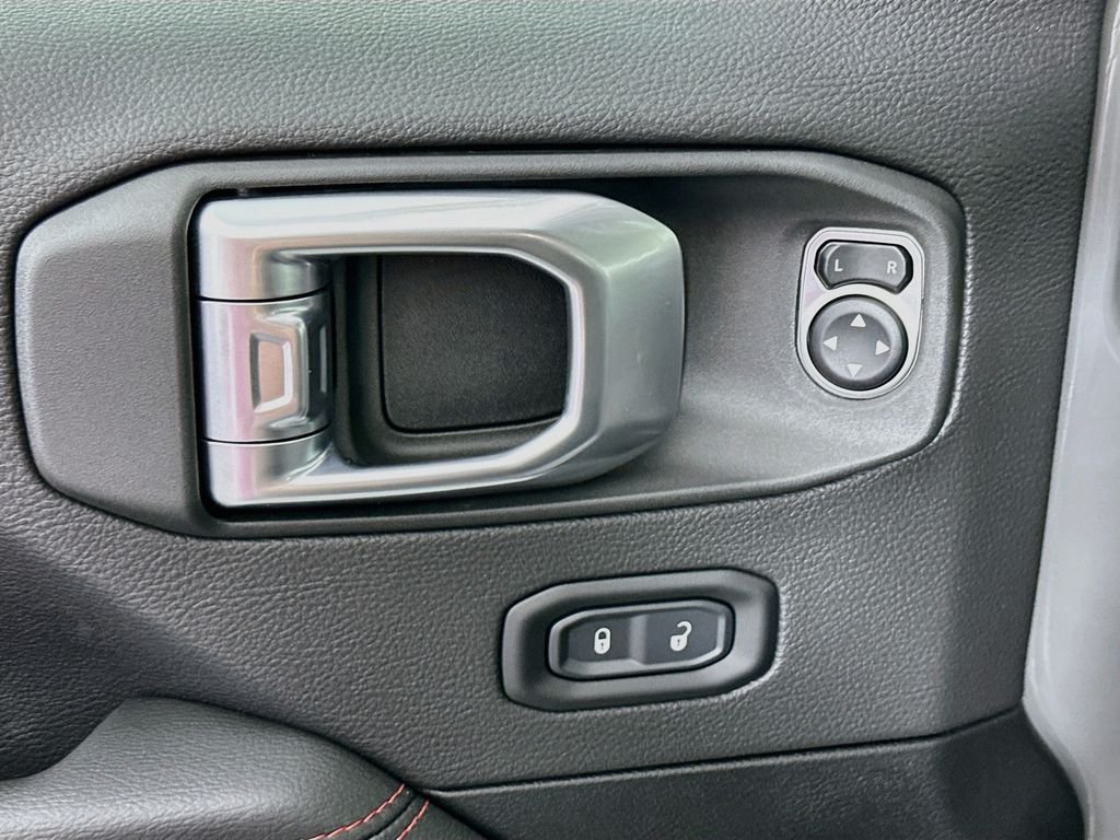 Used 2023 Sting-Gray Clearcoat Jeep Rubicon image 19