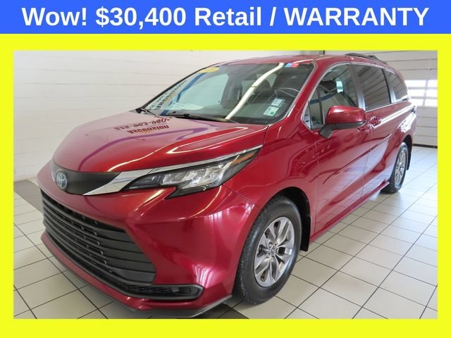 2023 Toyota Sienna LE