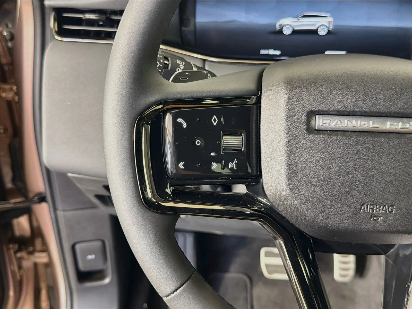 New 2026 Corinthian Bron Land Rover Hoxton Edition image 12