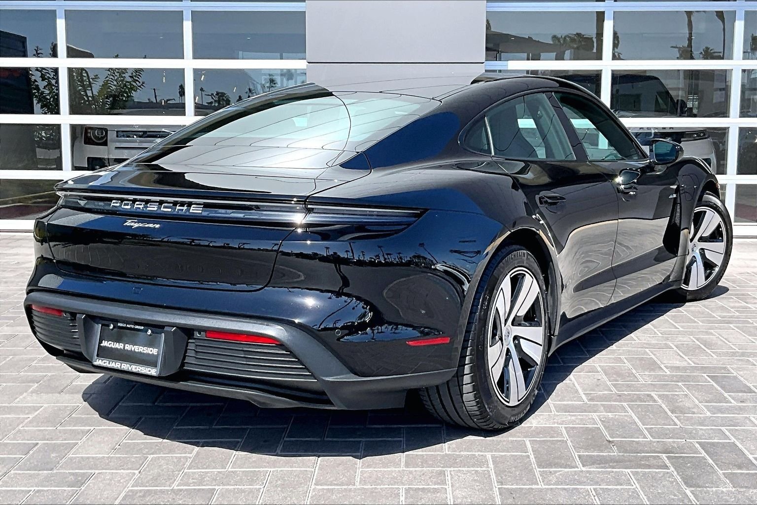 Used 2025  Porsche  image 13