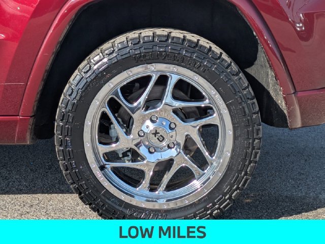 Used 2021 Red Jeep Laredo X image 12