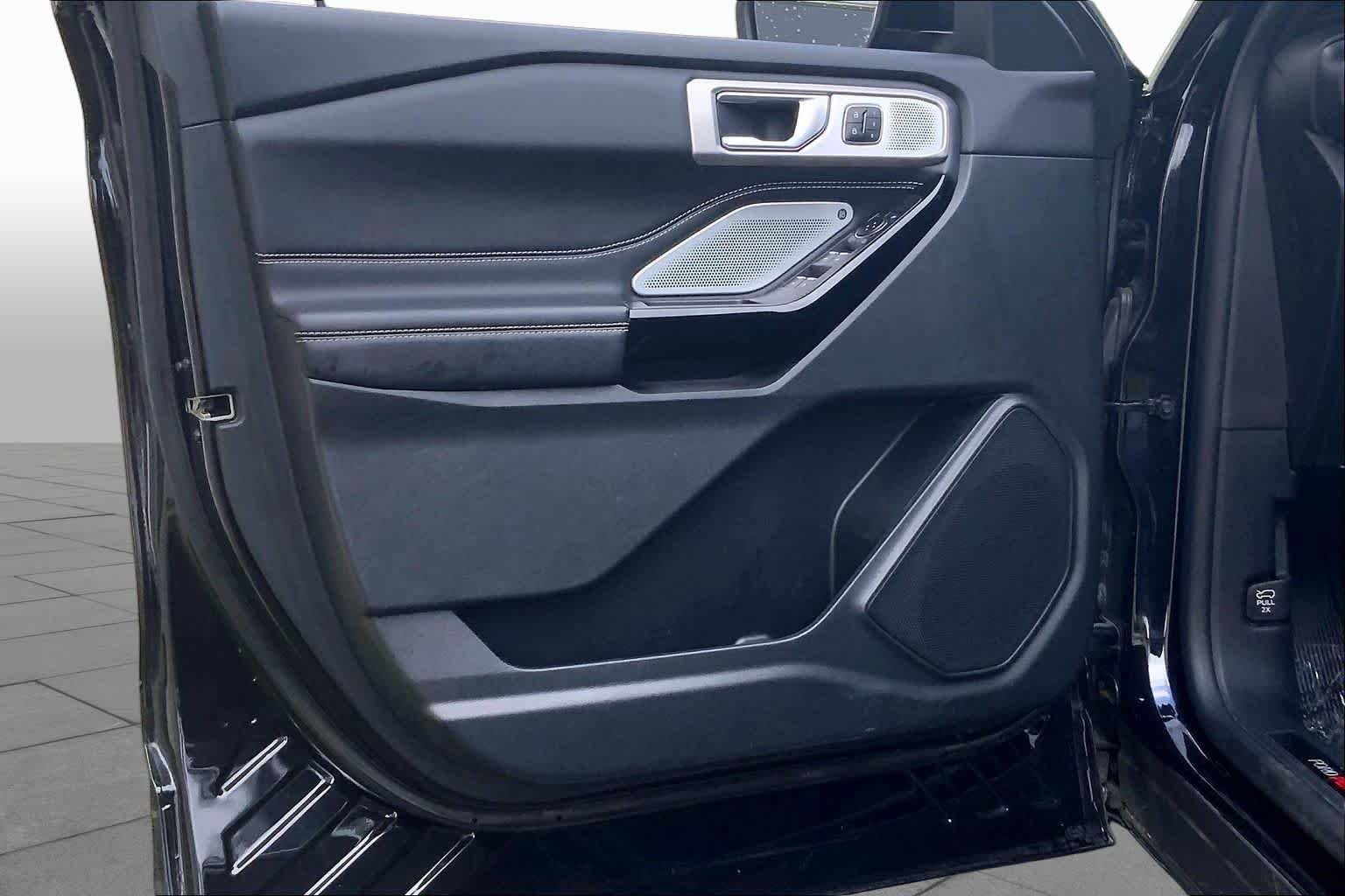 Used 2023 Agate Black Ford ST image 22