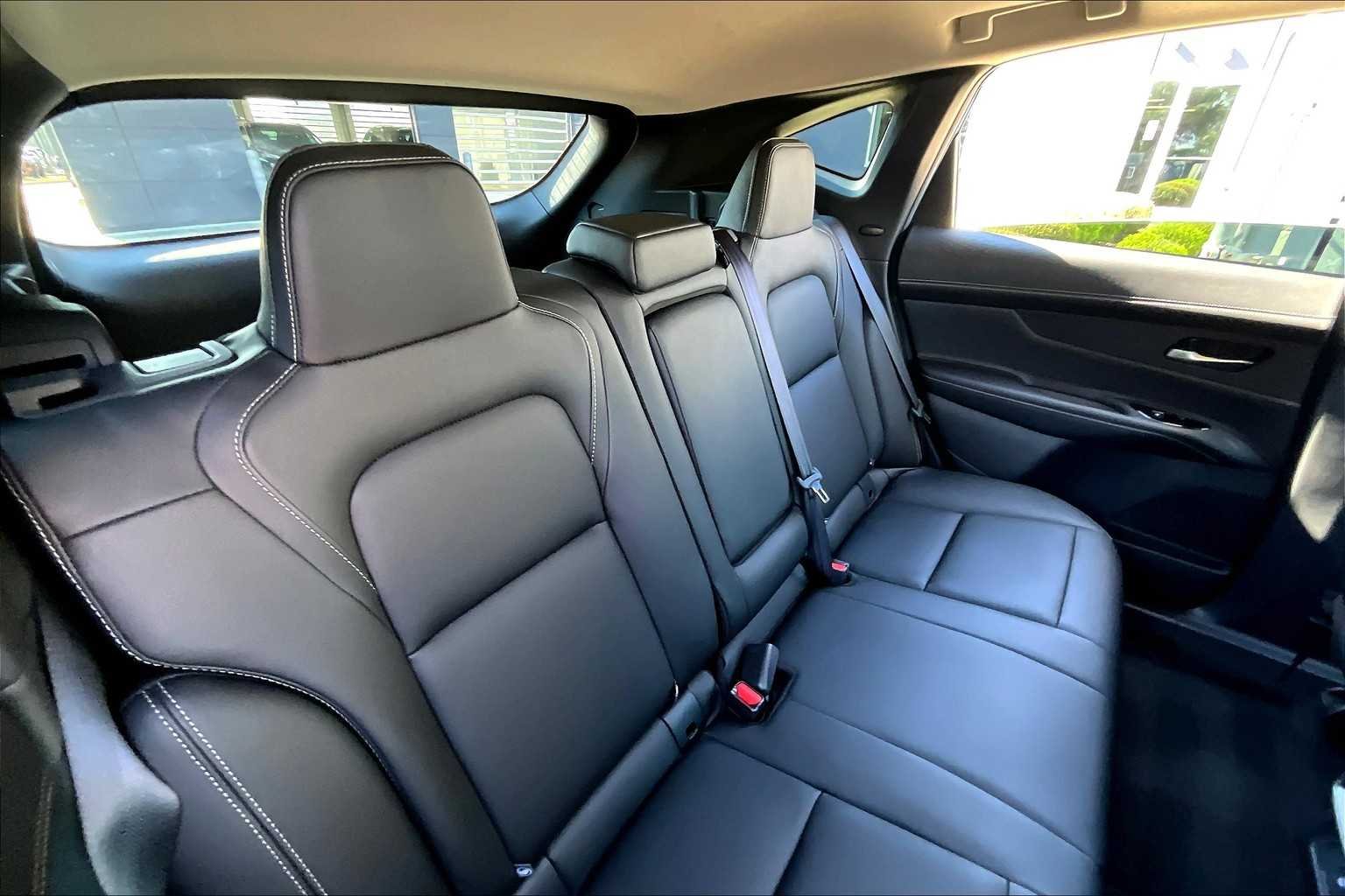 Used 2025 Brilliant Silver Metallic Nissan SL image 19