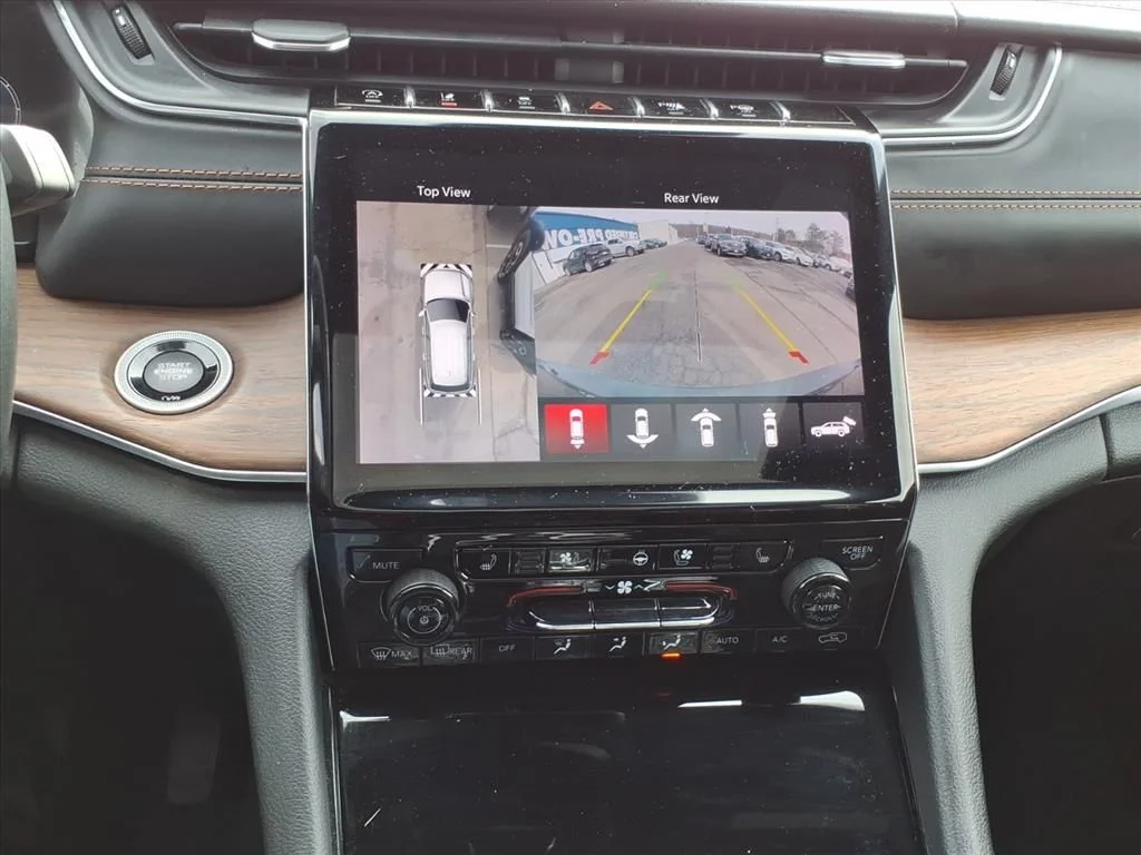 Used 2022 Gray Jeep Summit image 22