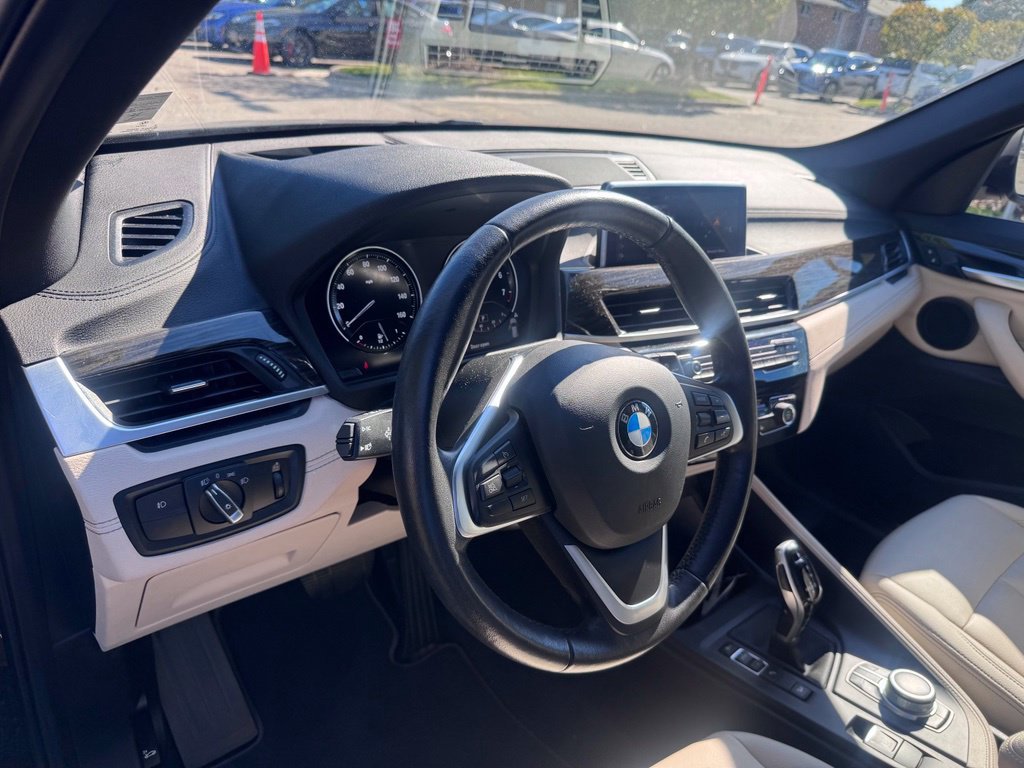 Used 2020 Dark Olive Metallic BMW xDrive28i image 8