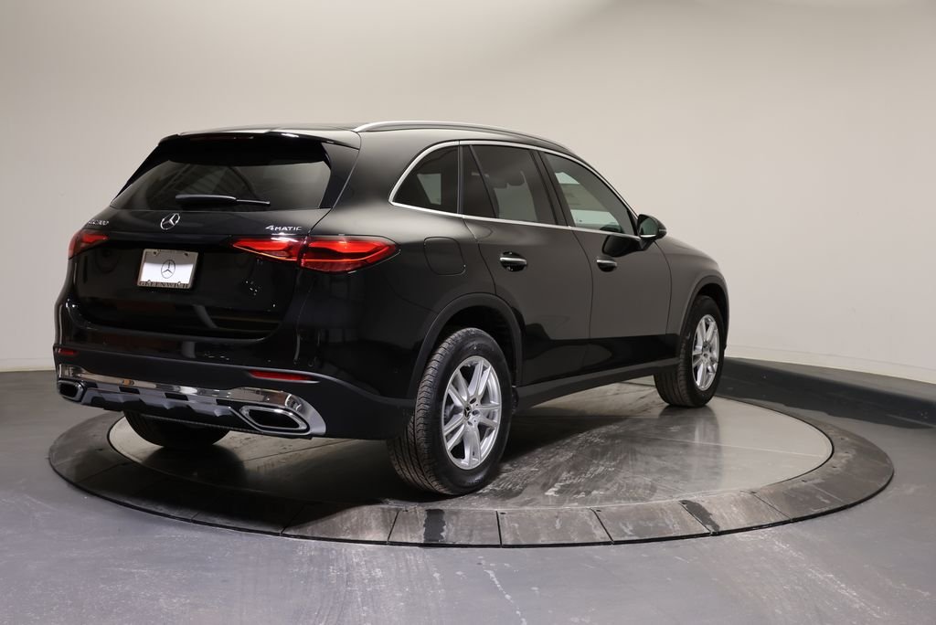 Used 2026 Obsidian Black Metallic Mercedes-Benz GLC 300 image 7