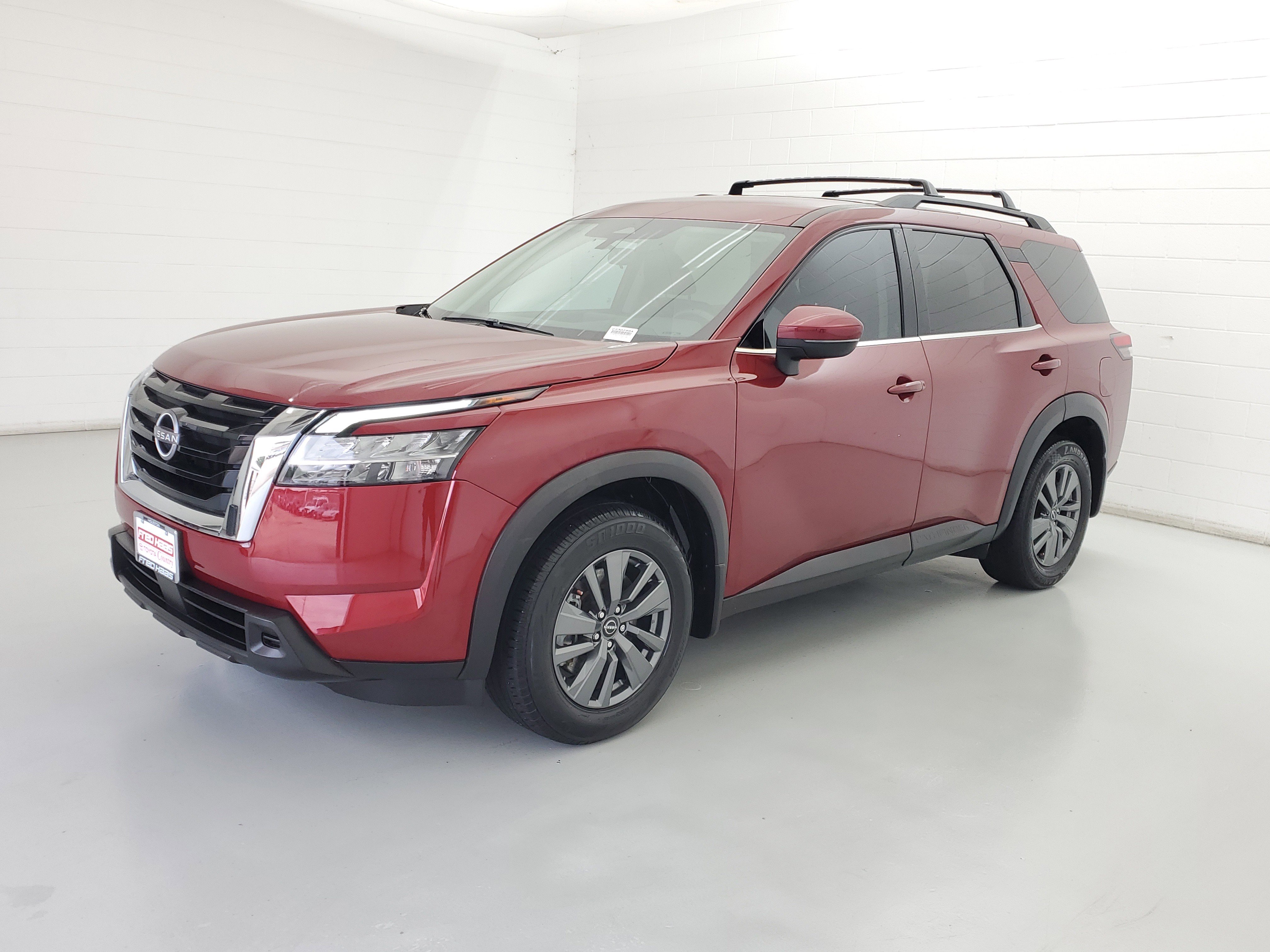 2022 Nissan Pathfinder SV 2WD's photo