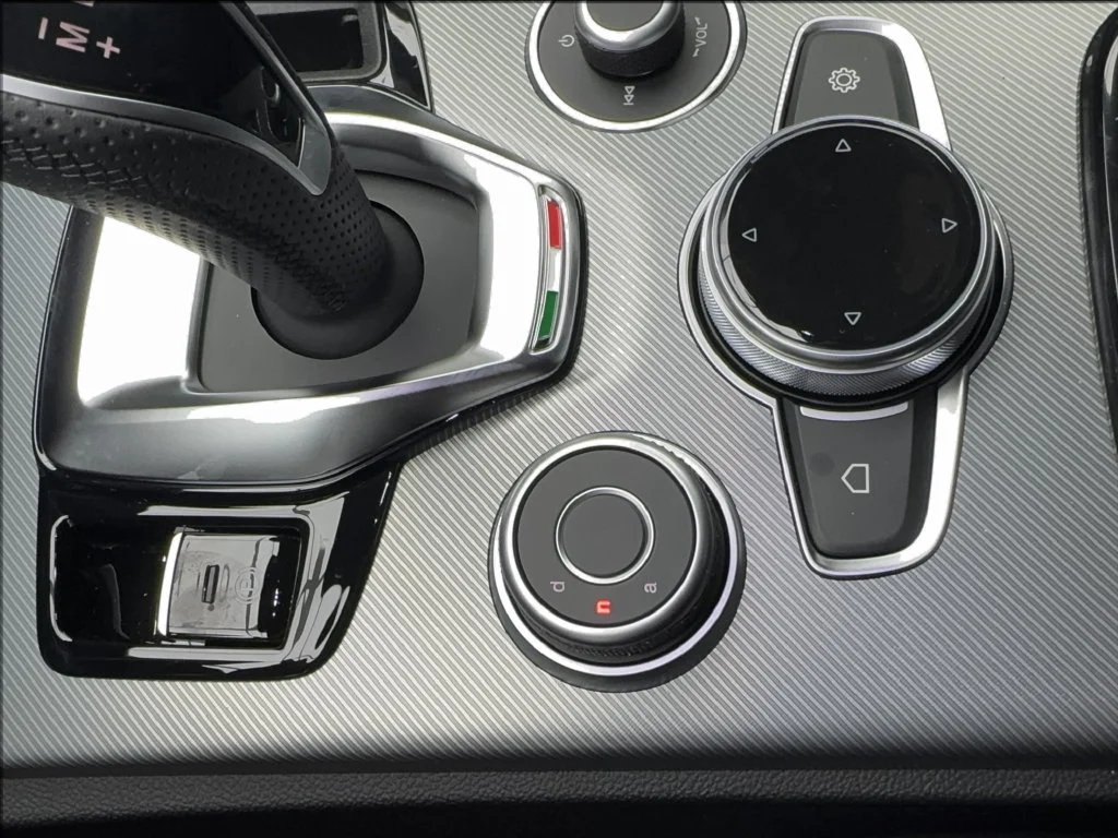 New 2026 Black Alfa Romeo Base image 48