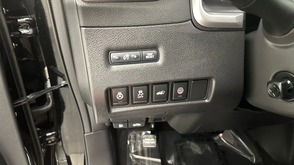 Certified Used 2023 Black Nissan Platinum image 27