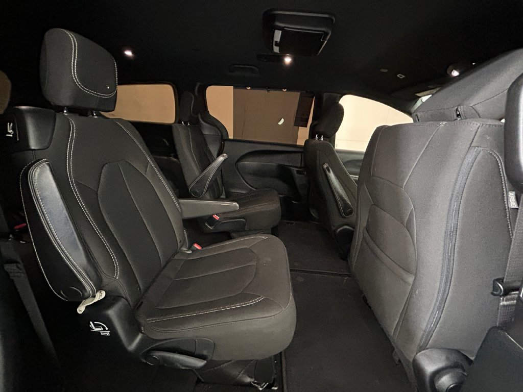 Used 2018 Red Chrysler Touring Plus image 17
