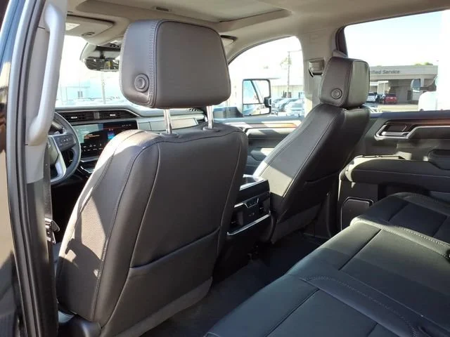 Used 2025 Onyx Black GMC Denali image 9