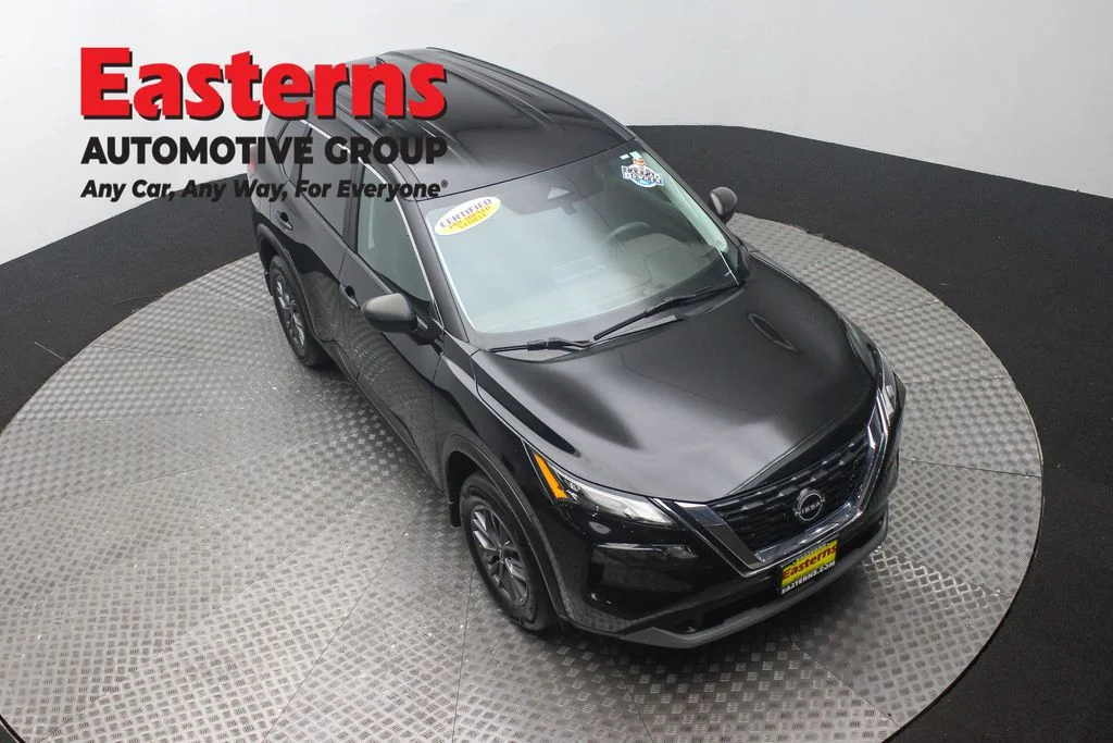 Used 2023 Black Nissan S image 3