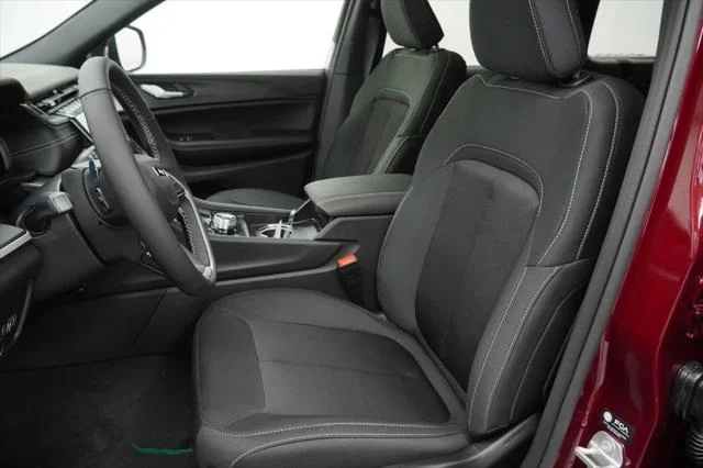 New 2026 Velvet Red Pearl-Coat Exterior Paint Jeep Laredo X image 15