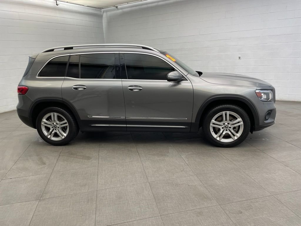 Used 2021 Gray Mercedes-Benz GLB 250 4MATIC® image 4