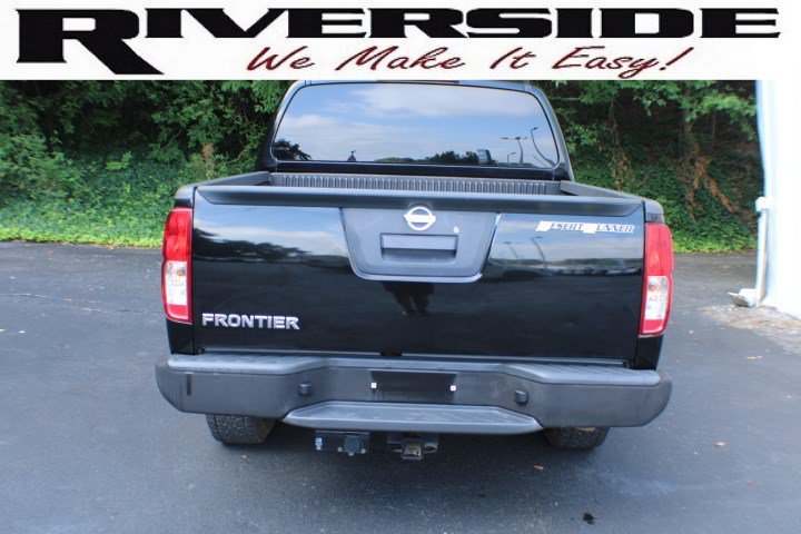 Used 2013 Super Black Nissan Desert Runner image 13
