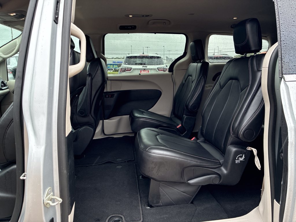 Used 2024 Silver Chrysler Touring L image 18