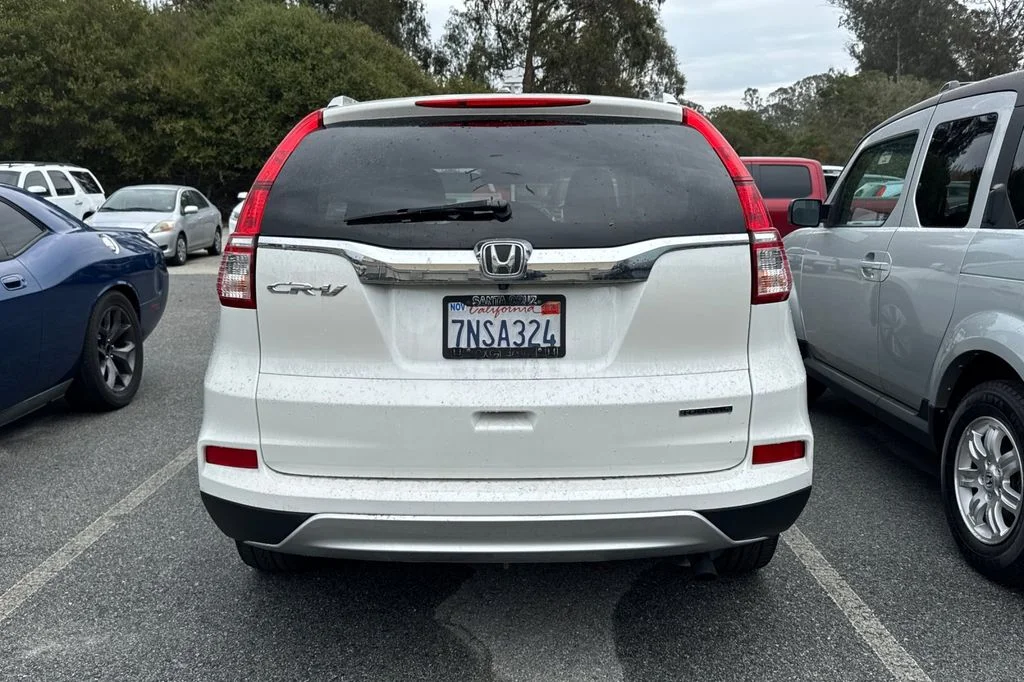Used 2015 White Diamond Pearl Honda Touring image 6
