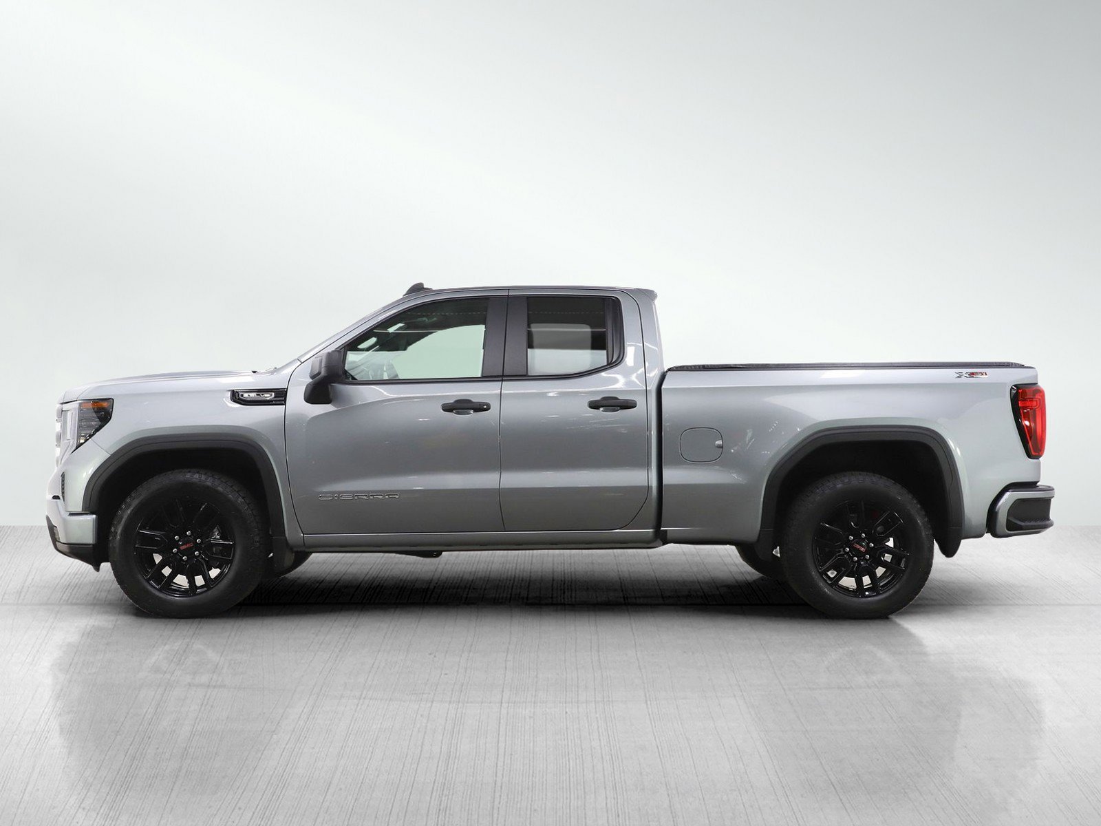 Used 2023 GMC Sierra 1500 Pro with VIN 1GTRUAED4PZ271310 for sale in Roseville, Minnesota