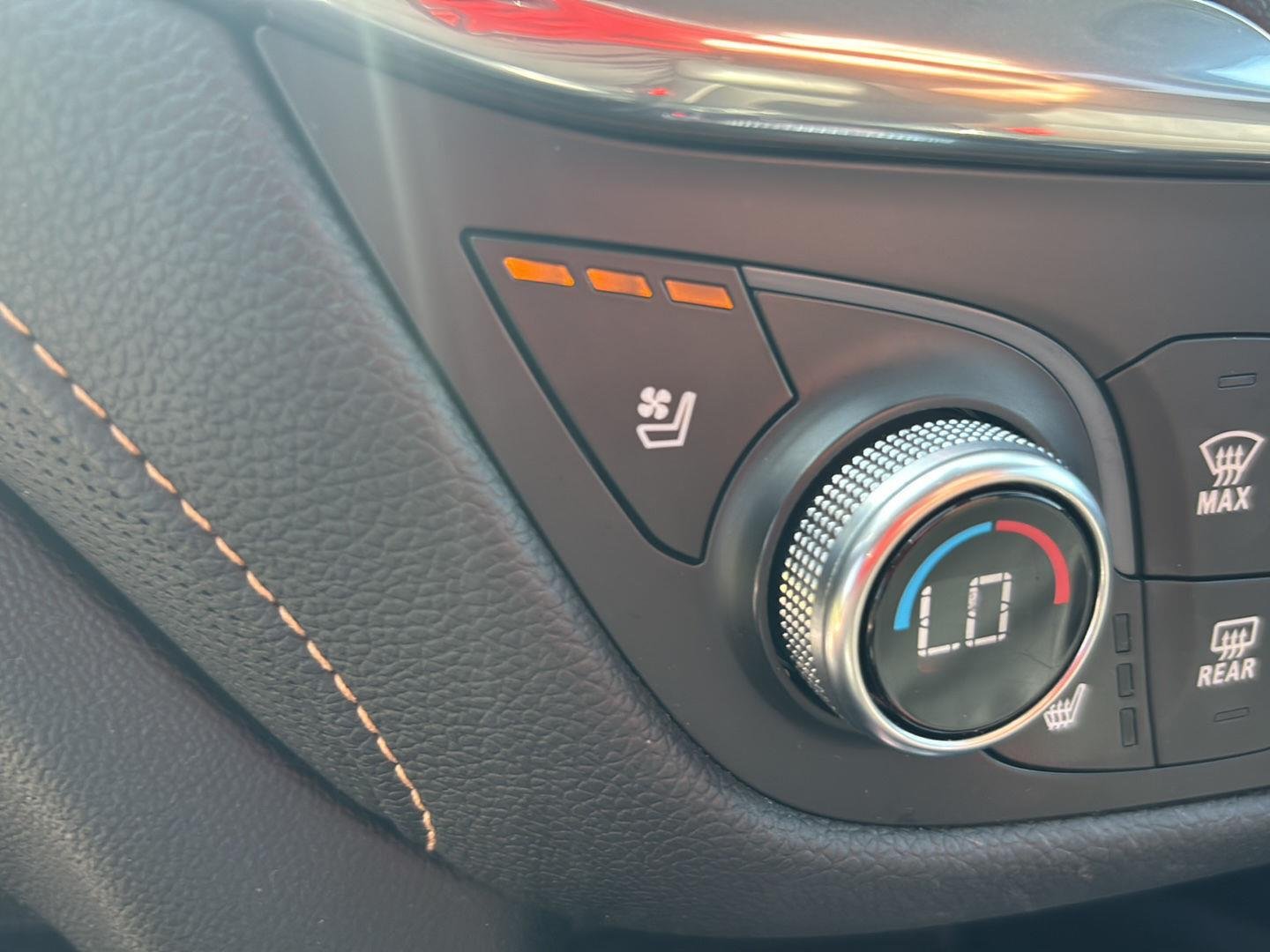 Used 2019 IRIDESCENT PEARL TRICOAT Chevrolet Premier image 26