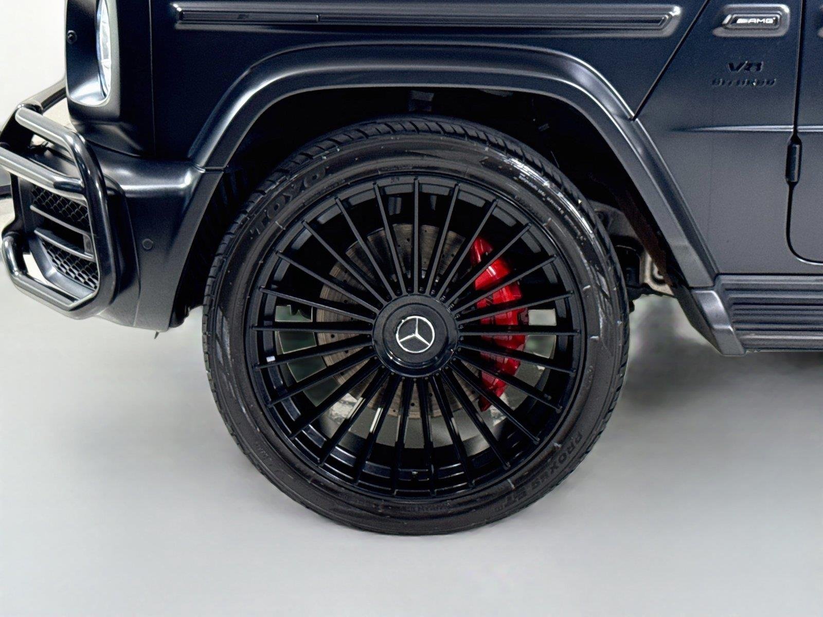Used 2024 Obsidian Black Mercedes-Benz AMG® G 63 | Exclusive Int Pkg | Carbon Fiber Trim image 40