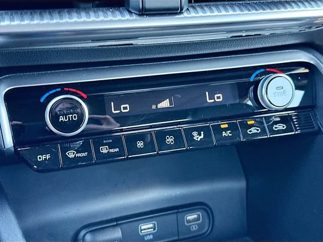 Used 2024 White Kia GT-Line image 16