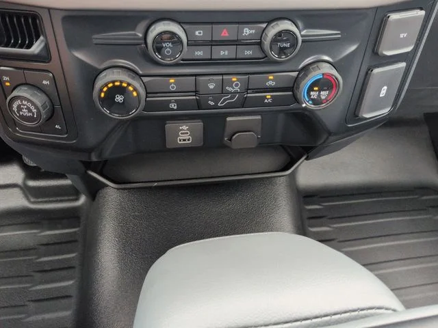 New 2026 Oxford White Ford XL image 18