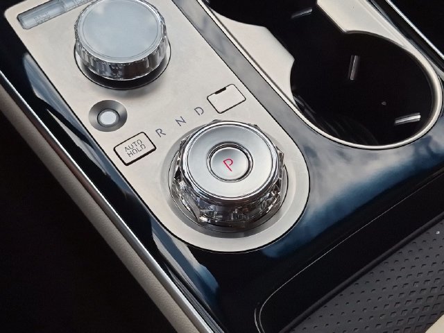 2026 GENESIS GV70 Standard - Photo 23