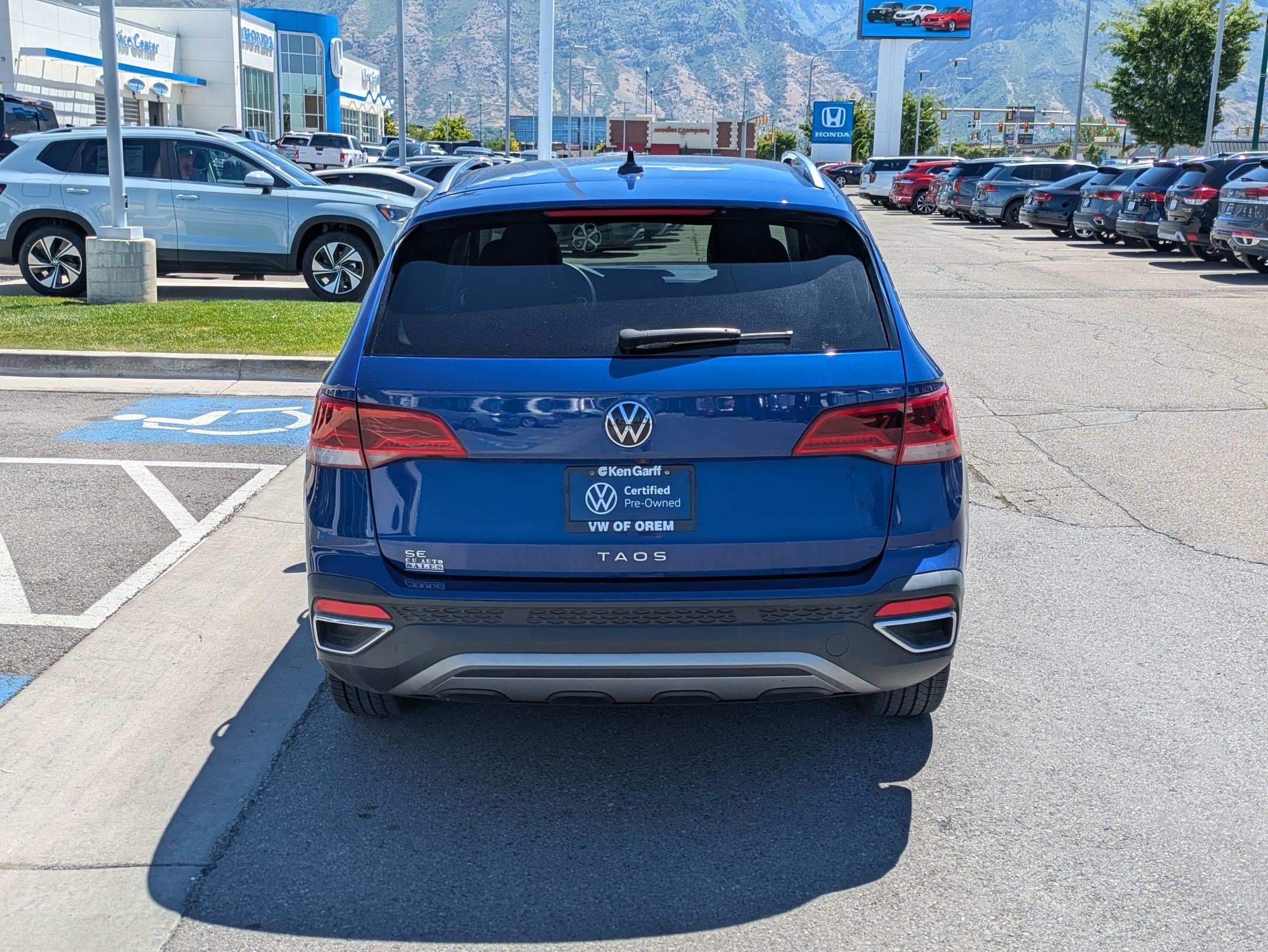 Certified Used 2023 Blue Volkswagen SE image 5