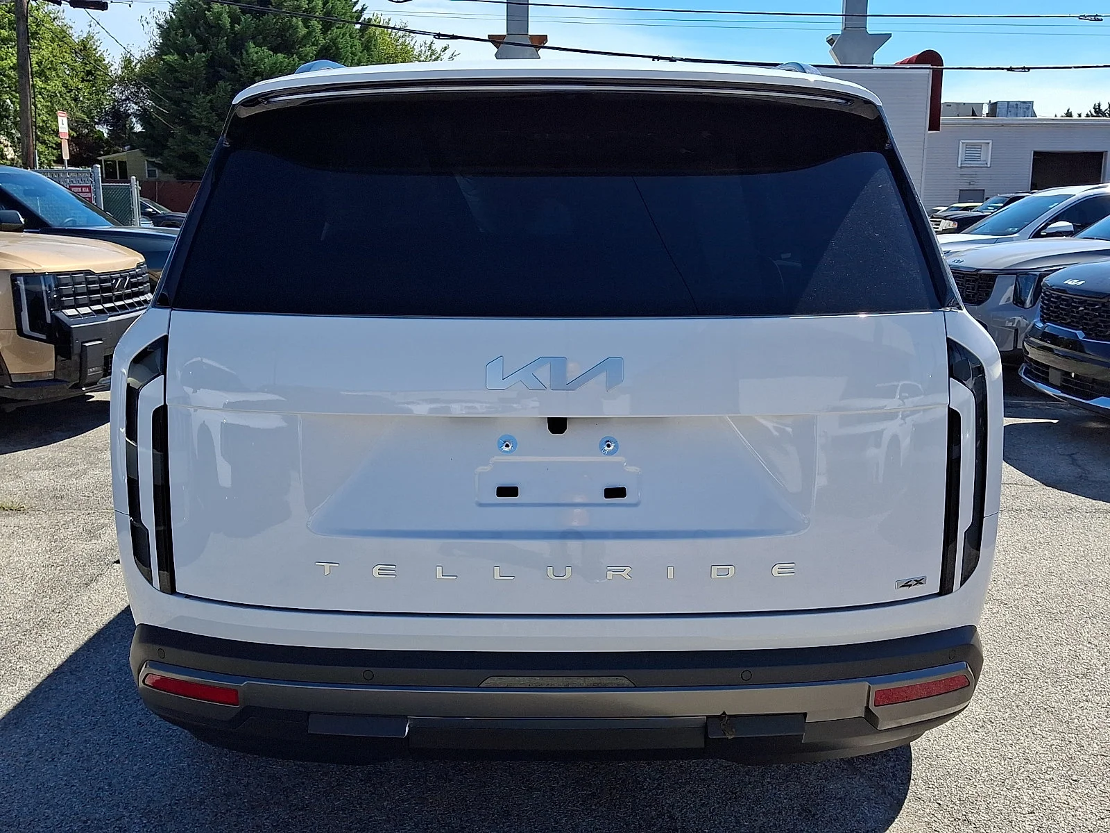 New 2027 White Kia S image 6