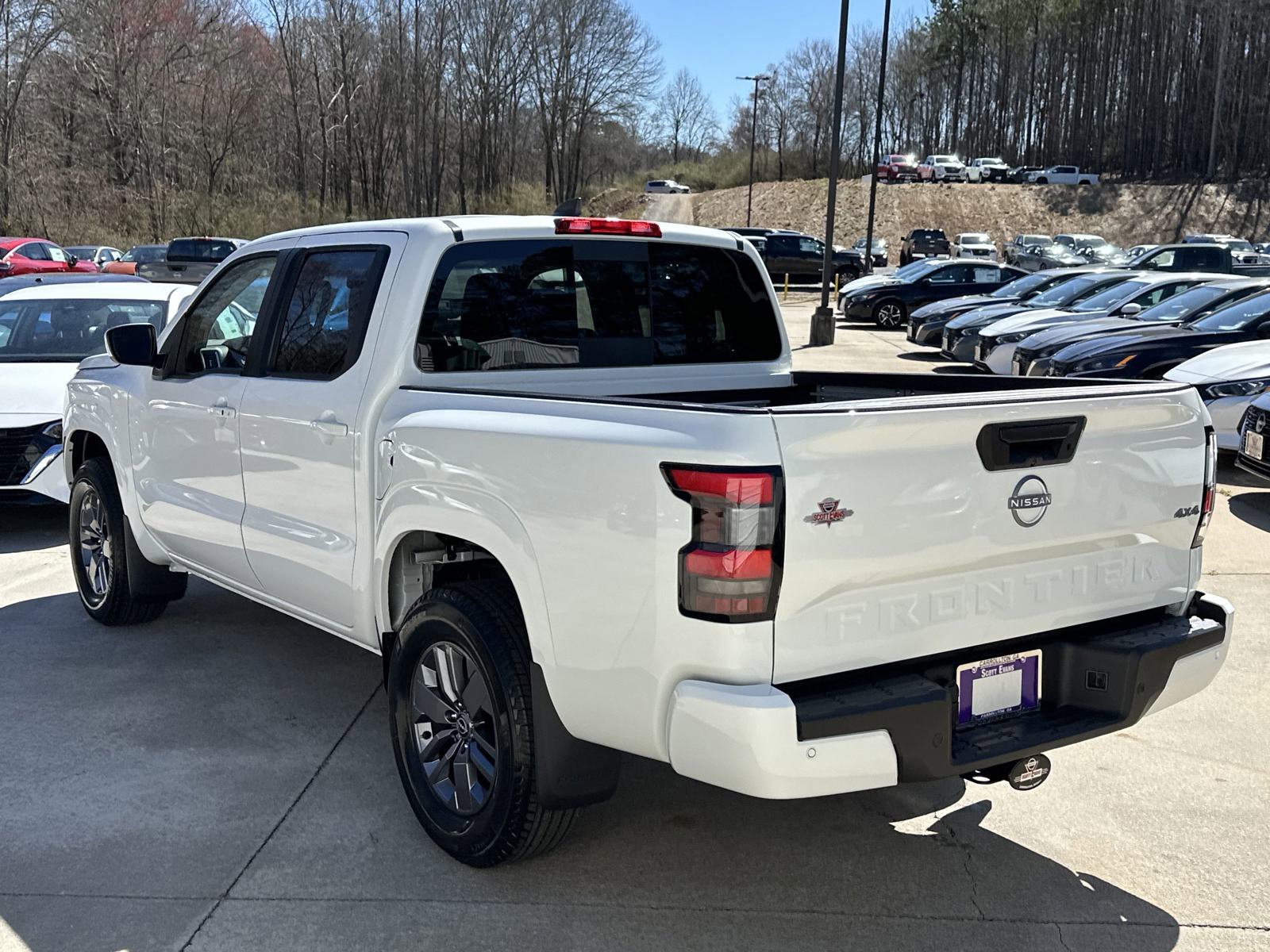 2025 Nissan Frontier SV - Photo 6