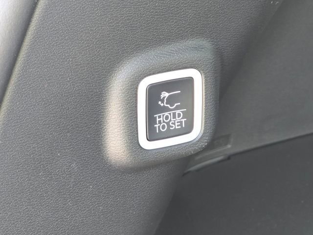 New 2026 Bright White Clear-Coat Exterior Paint Jeep Overland image 23
