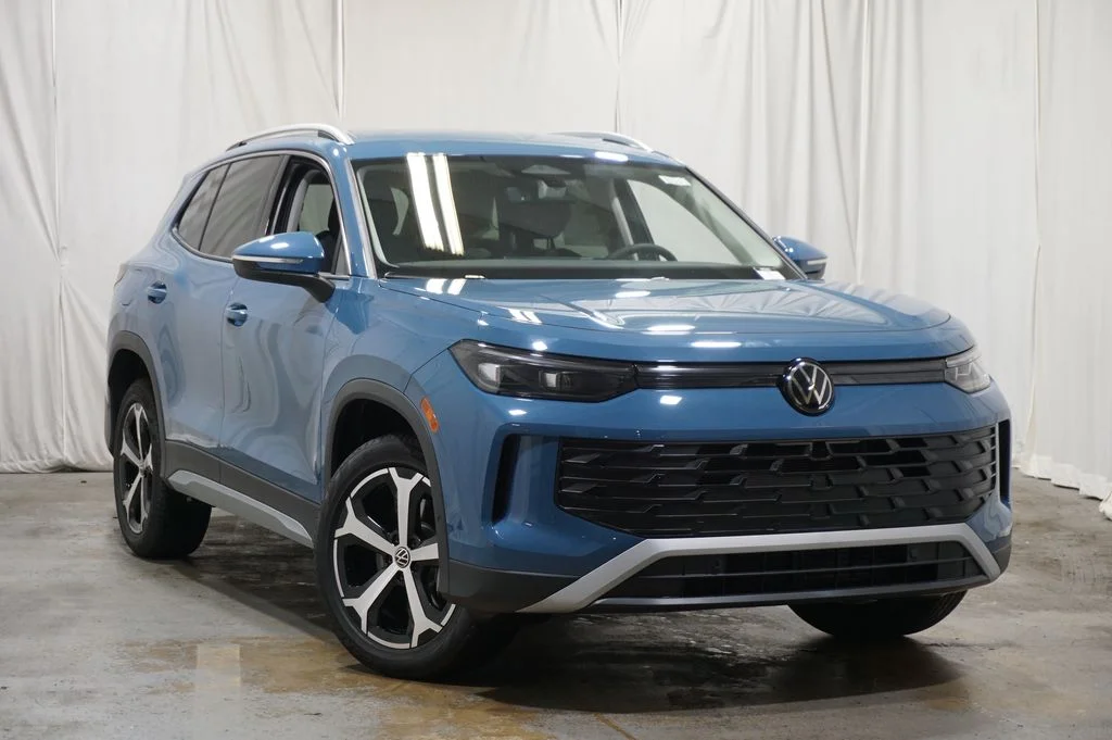 New 2026 Blue Volkswagen 2.0T SE image 2