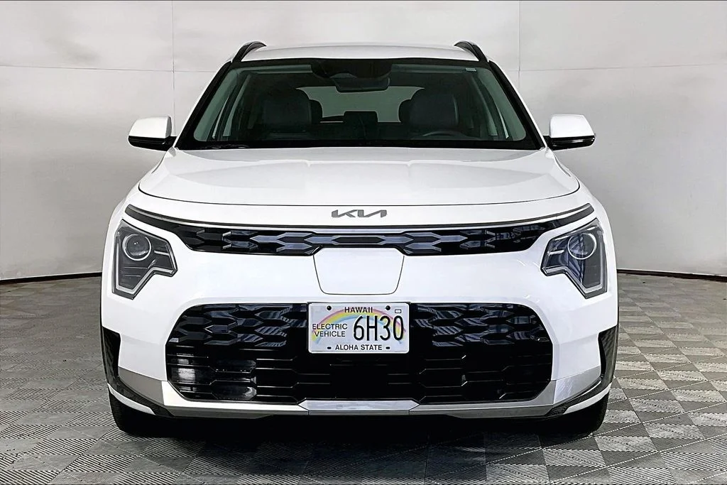 Used 2024 Kia Niro Wind with VIN KNDCR3L13R5117533 for sale in Honolulu, HI