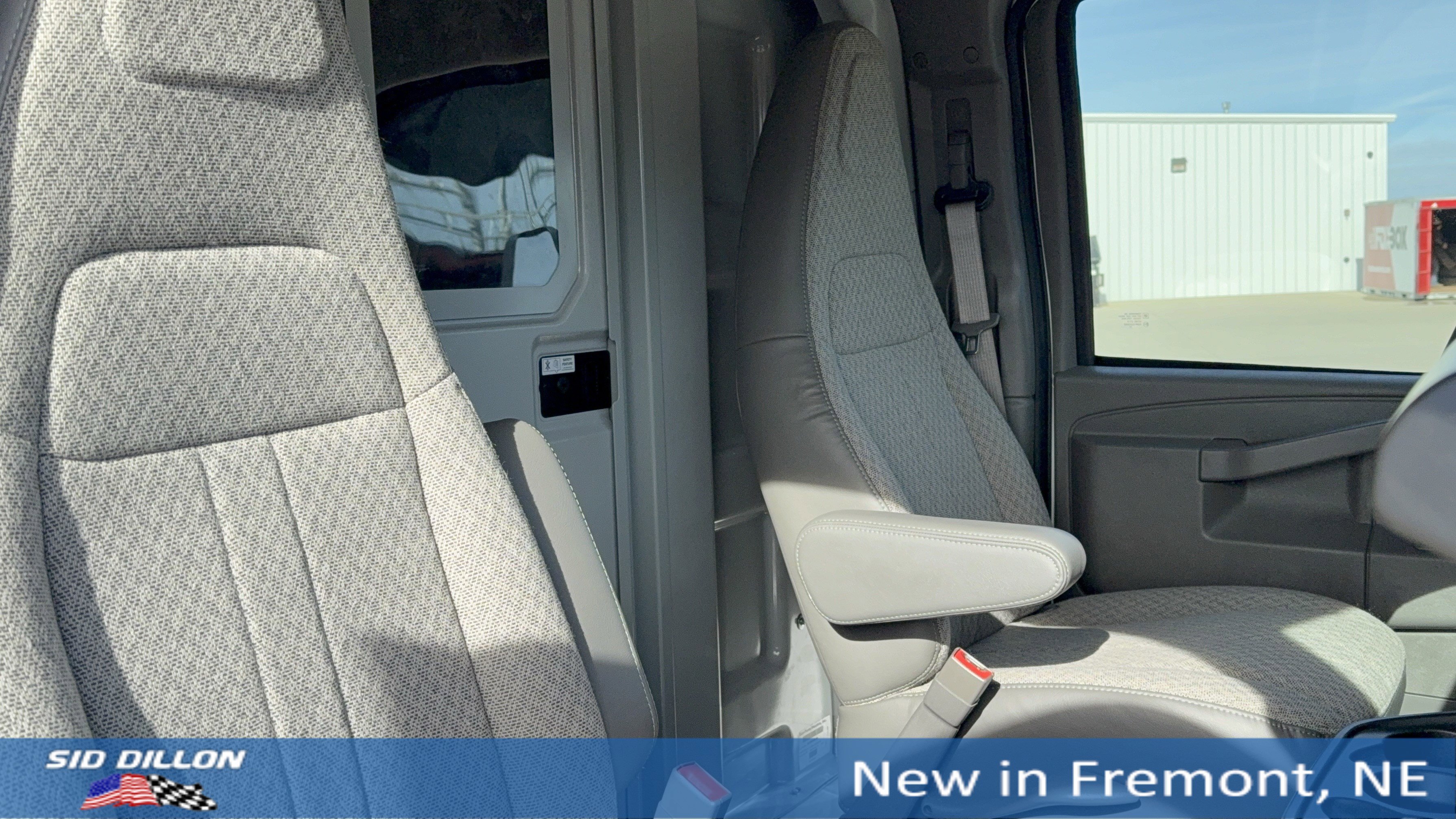 New 2025 Summit White Chevrolet Work Van image 9