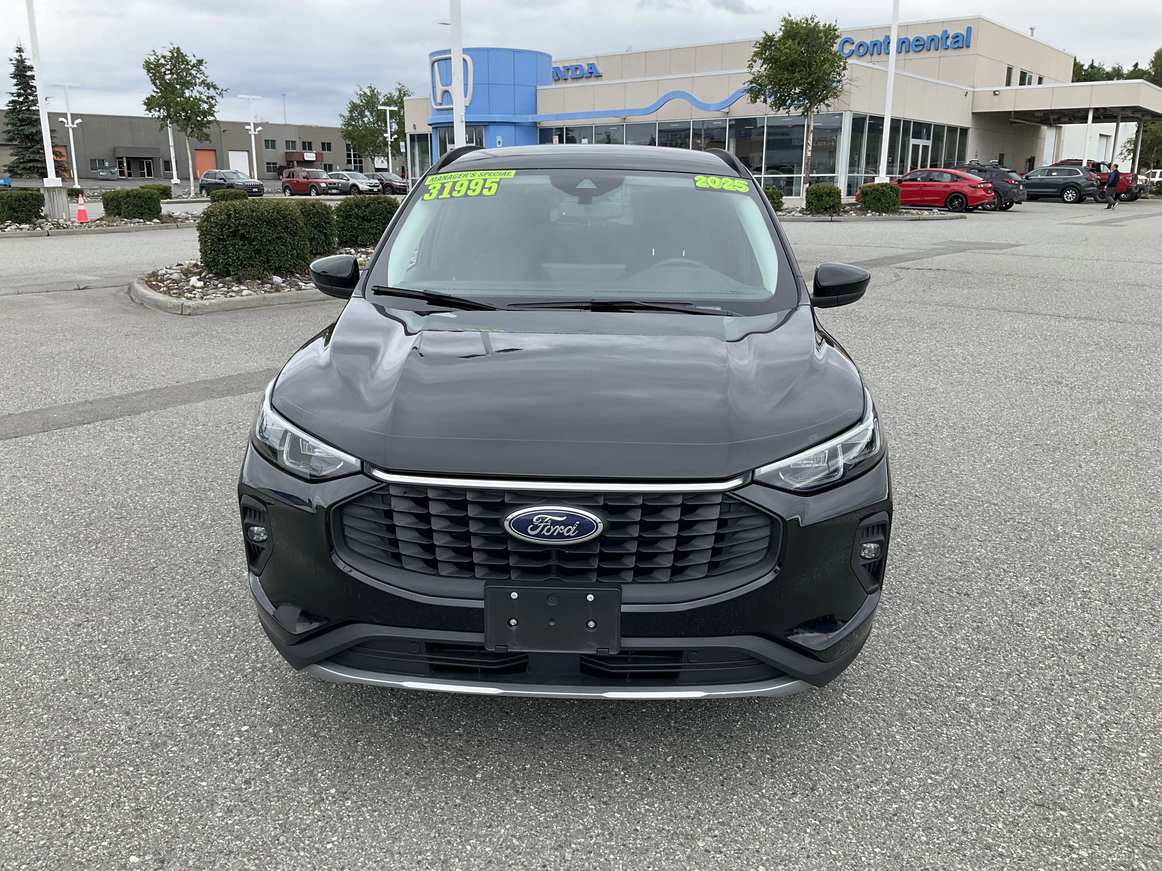 Used 2025 Agate Black Metallic Ford Platinum image 2