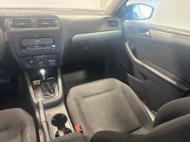 Used 2015 Gray Volkswagen 1.8T SE image 21
