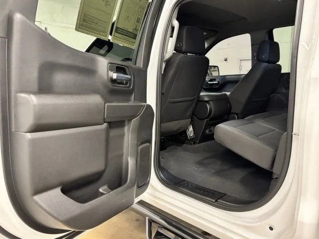 Used 2022 White Chevrolet Custom Trail Boss image 19