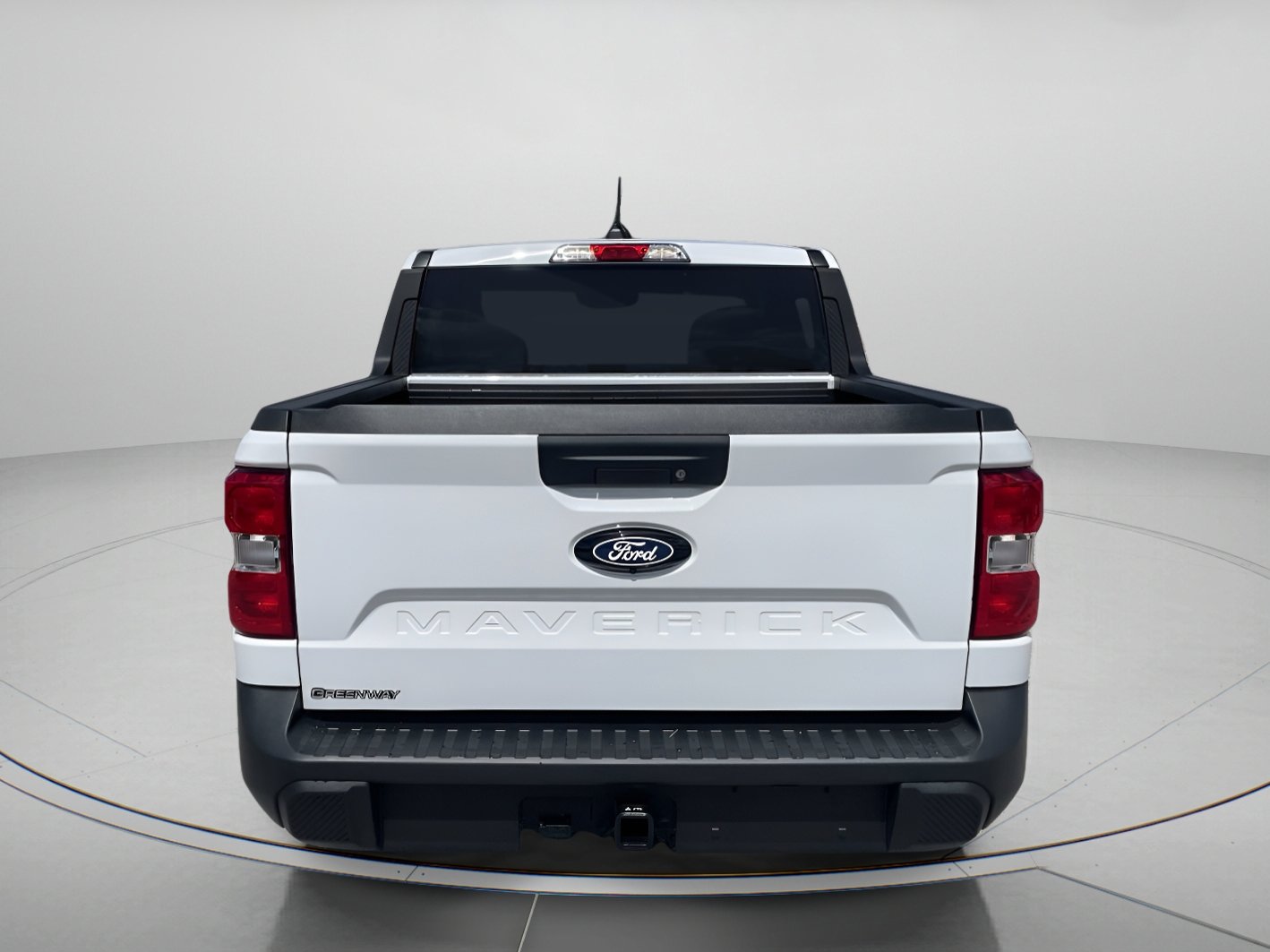 New 2026 Oxford White Ford XLT image 4