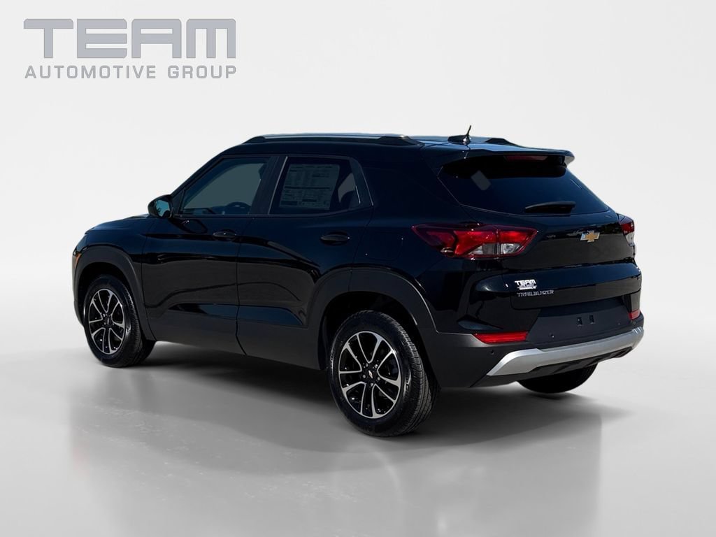 New 2026 Mosaic Black Metallic Chevrolet LT image 5
