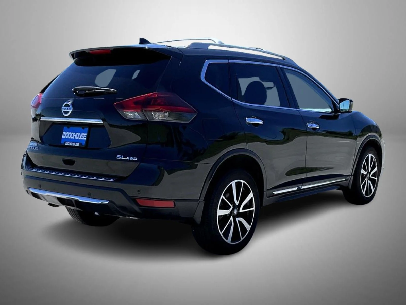 Used 2020 Black Nissan SL image 5