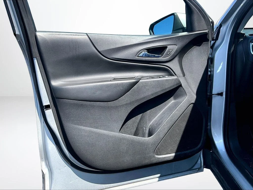 Used 2022 Silver Chevrolet LT image 22