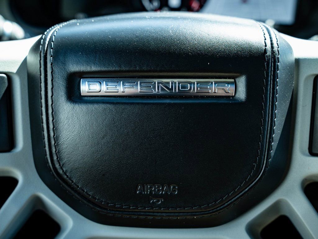 Used 2023 Black Land Rover X-Dynamic SE image 28