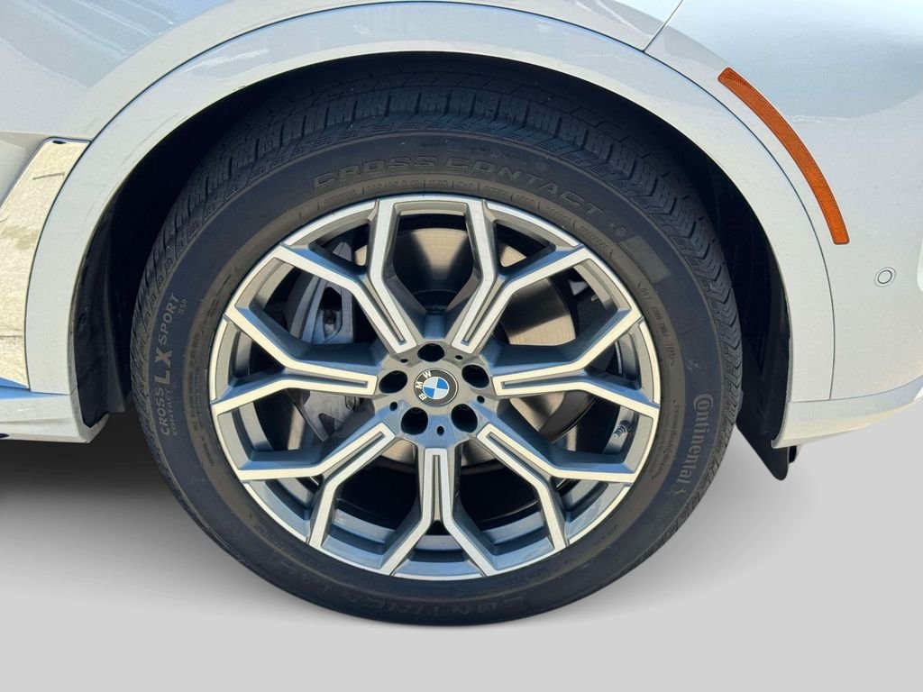Certified Used 2024 White Metallic BMW xDrive40i image 5