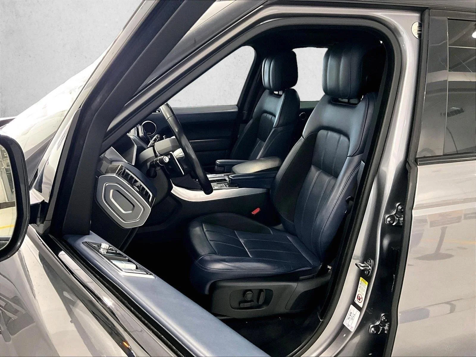 Used 2020 Eiger Grey Metallic Land Rover HSE Dynamic image 27