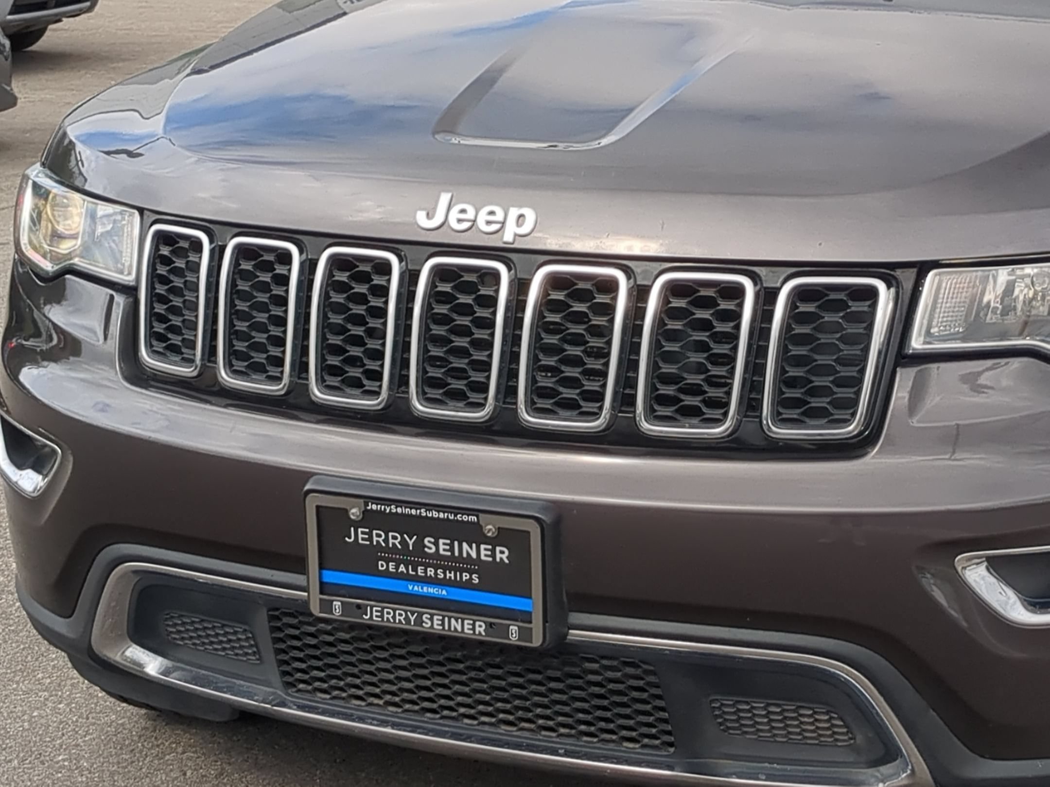 Certified Used 2021 Granite Crystal Metallic Clearcoat Jeep Limited image 9
