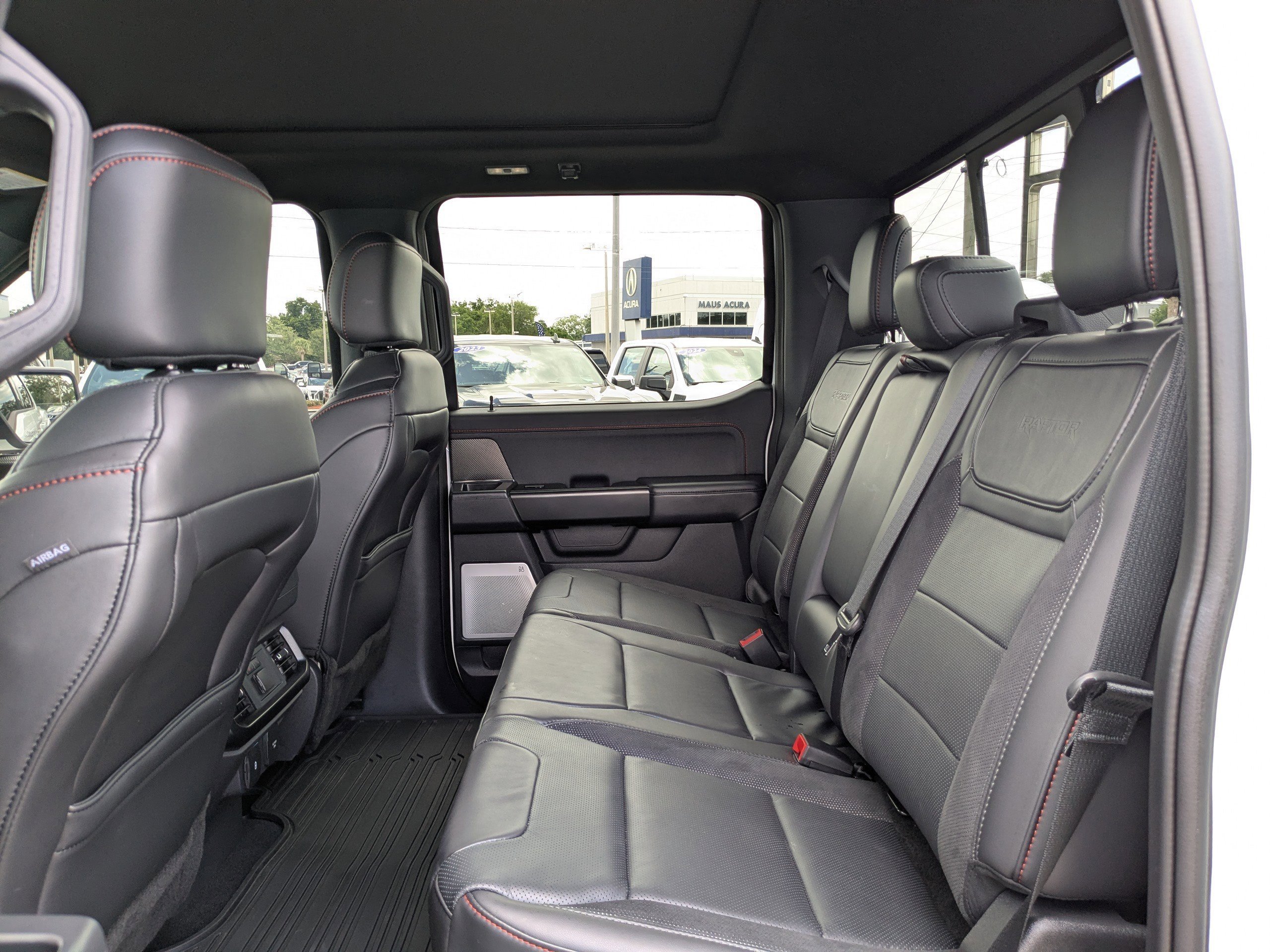 2025 Ford F-150 Raptor - Photo 13